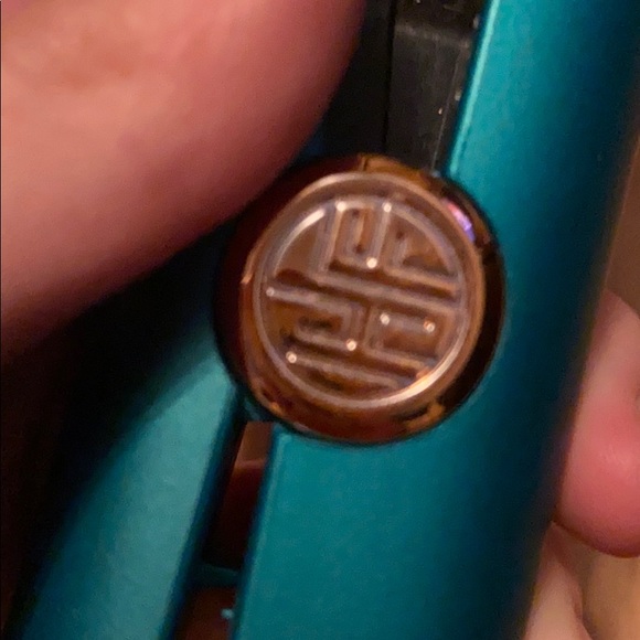 HAIR FETISH - Straightening iron - Picture 7 of 7